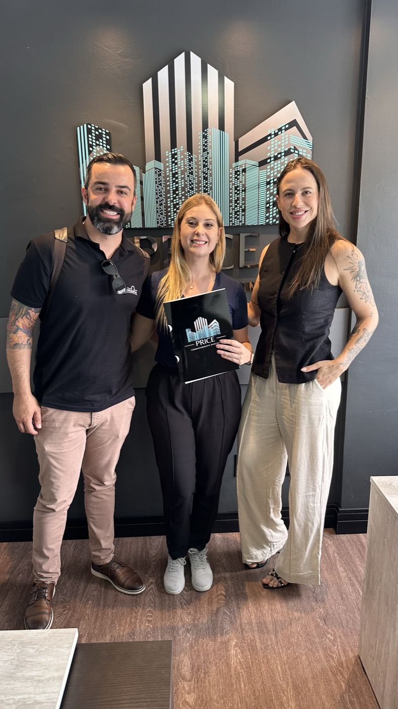 Clientes na sede da Price